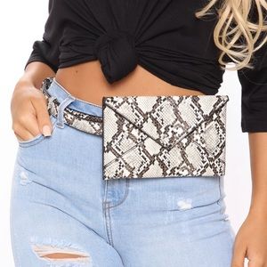 FashionNova | snakeskin belt bag